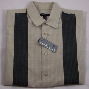 Van Heusen Short Sleeve Shirt - Small